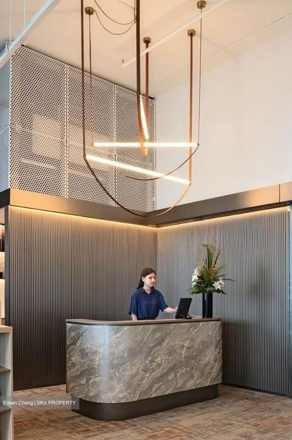 Arc 380 (D8), Office #626832571